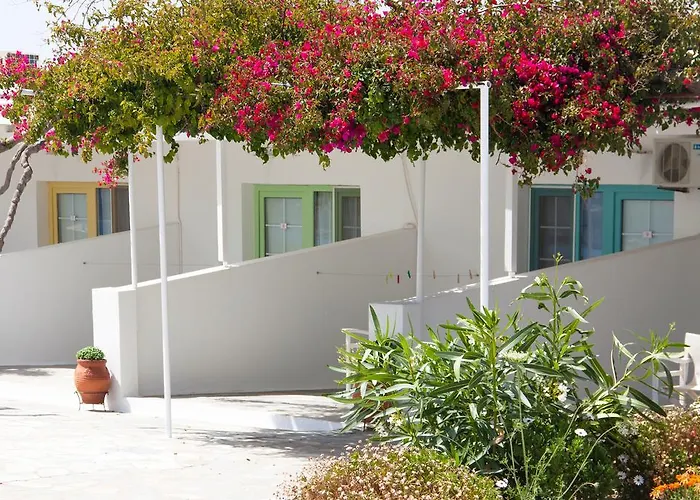 Parasporos Village Adamantas (Milos)