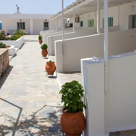 Parasporos Village