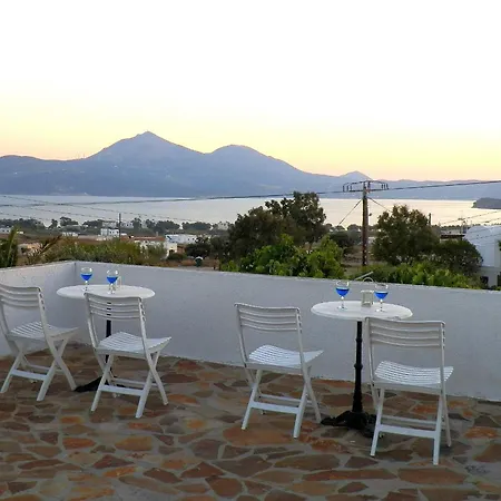 Aparthotel Parasporos Village