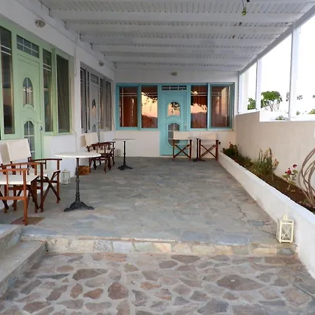Parasporos Village Adamantas (Milos)