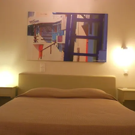 Aparthotel Parasporos Village