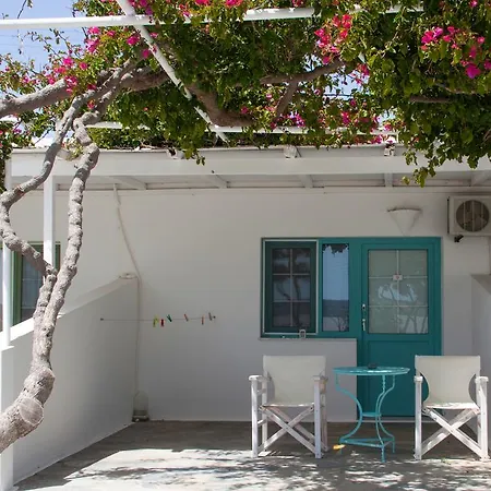 Parasporos Village Adamantas (Milos)