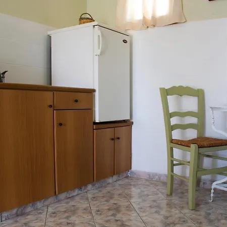 Parasporos Village Aparthotel