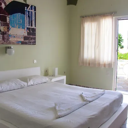Apart Otel Parasporos Village Adamantas (Milos)