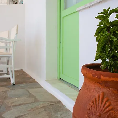 Parasporos Village Aparthotel Adamantas (Milos)