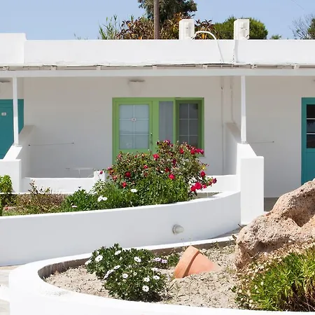 Parasporos Village Aparthotel Adamantas (Milos)