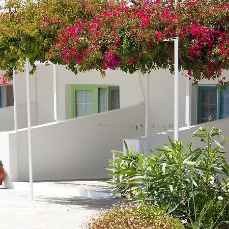 Parasporos Village Adamantas (Milos)