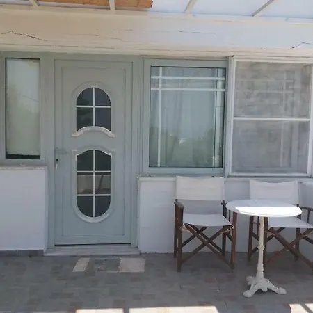 Parasporos Village Adamantas (Milos)