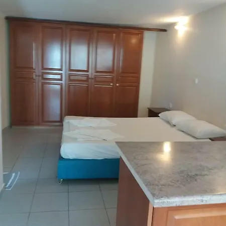 Parasporos Village Aparthotel 2*